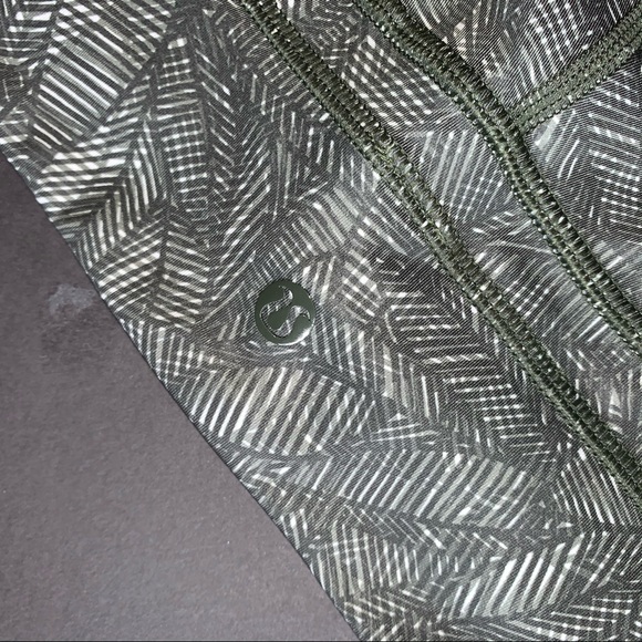 Lululemon Cool To Street Crop White Gator Green - Picture 8 of 8